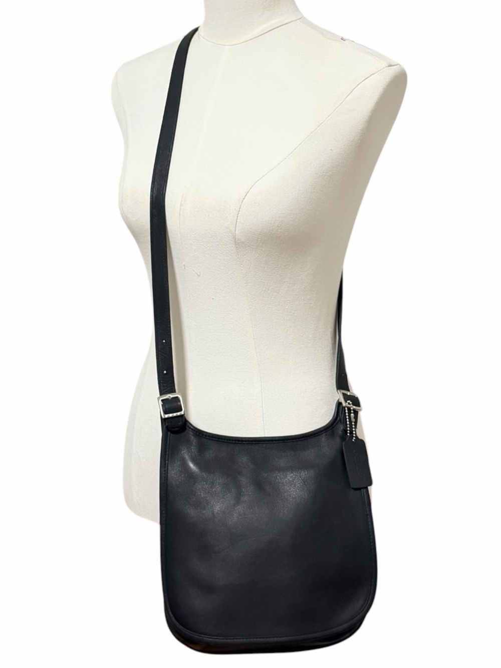 Coach 9135 Hippie Flap Crossbody Bag Black Glove Tanned Leather - Vintage